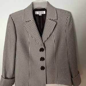 Tamari Cropped Suit Coat